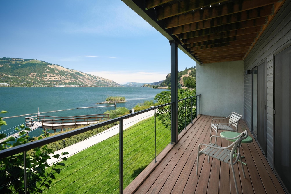 Best Western Plus Hood River Inn 47/80