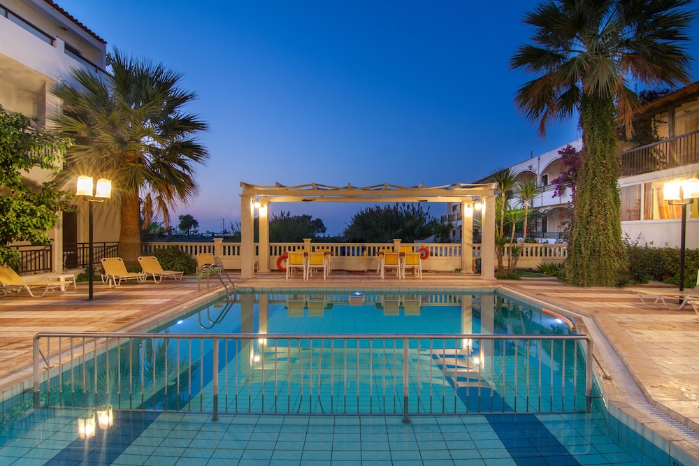 Trefon Hotel Apartments and Family Suites 39/73
