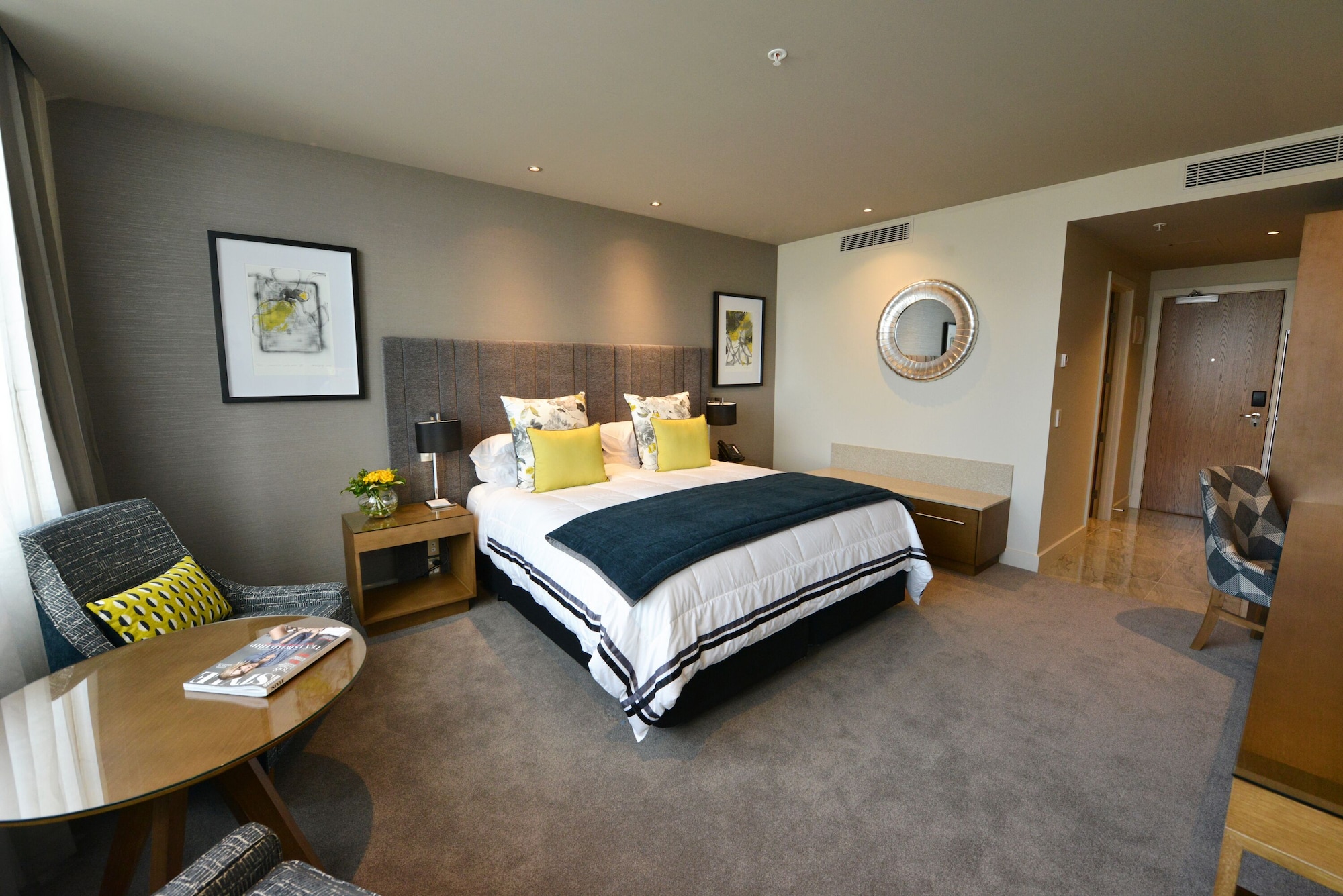 SUPERIOR, KING BED