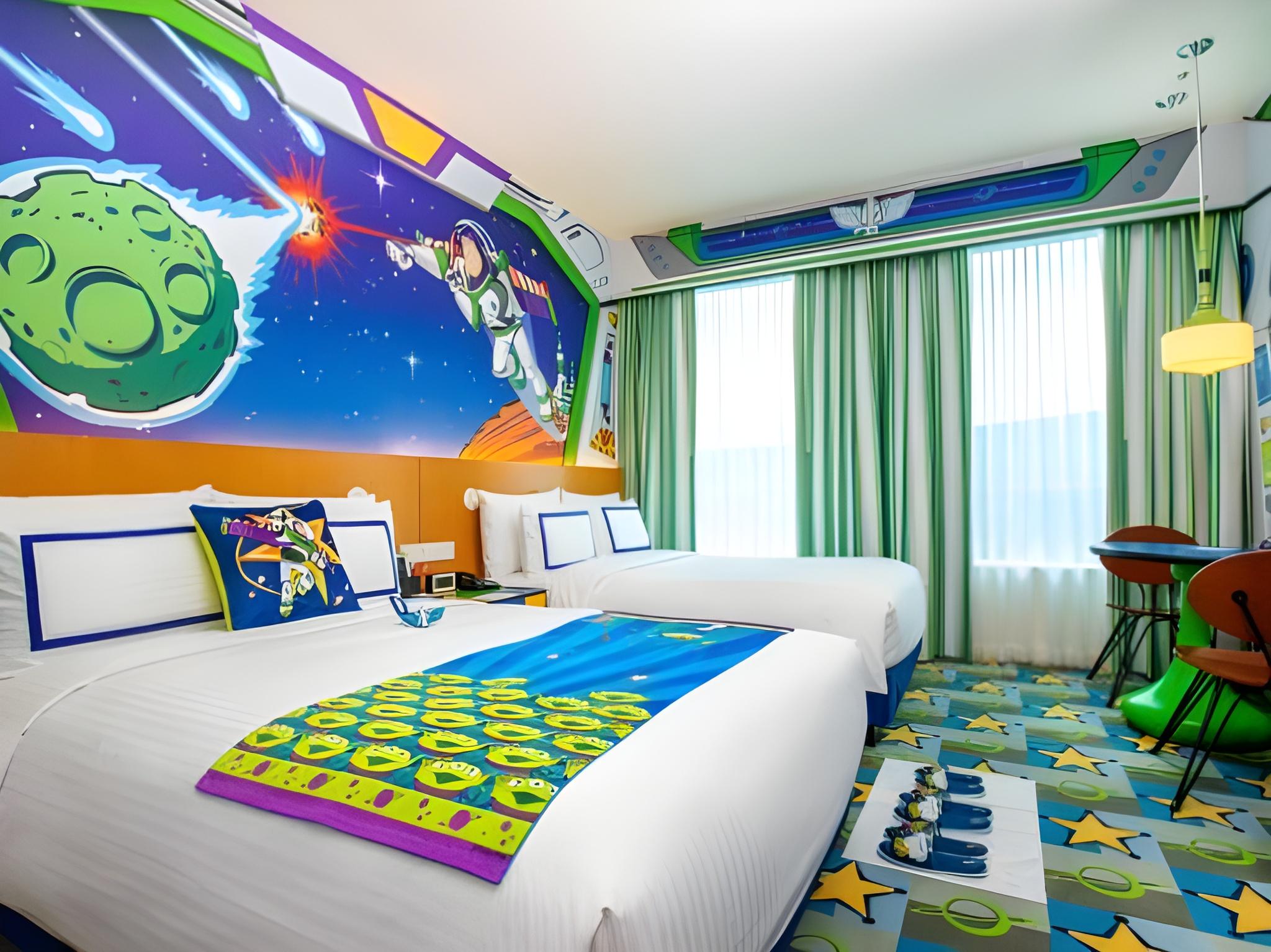 Toy Story Hotel 8/35