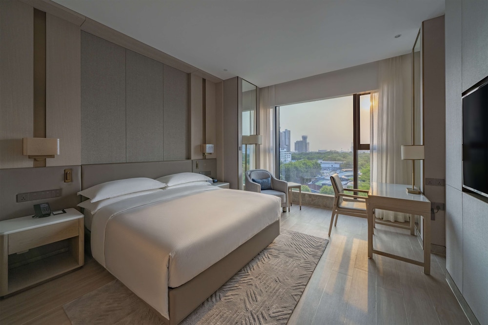 DoubleTree by Hilton Shenzhen Nanshan Hotel and Residences 15/45