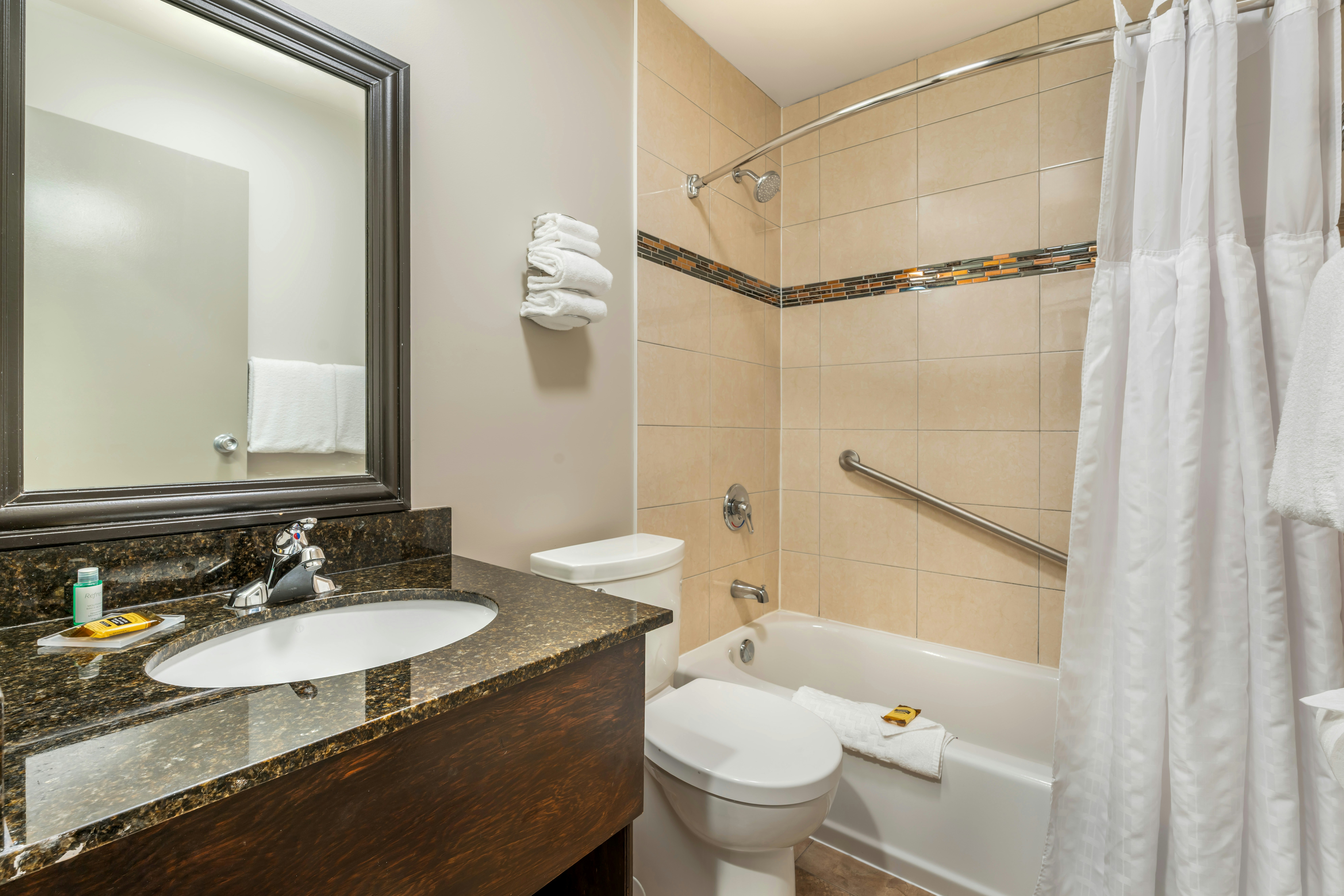 Best Western Plus Burnaby Hotel 75/76
