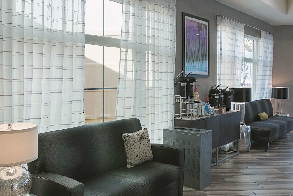 La Quinta Inn And Suites By Wyndham Orlando Airport North 30/45