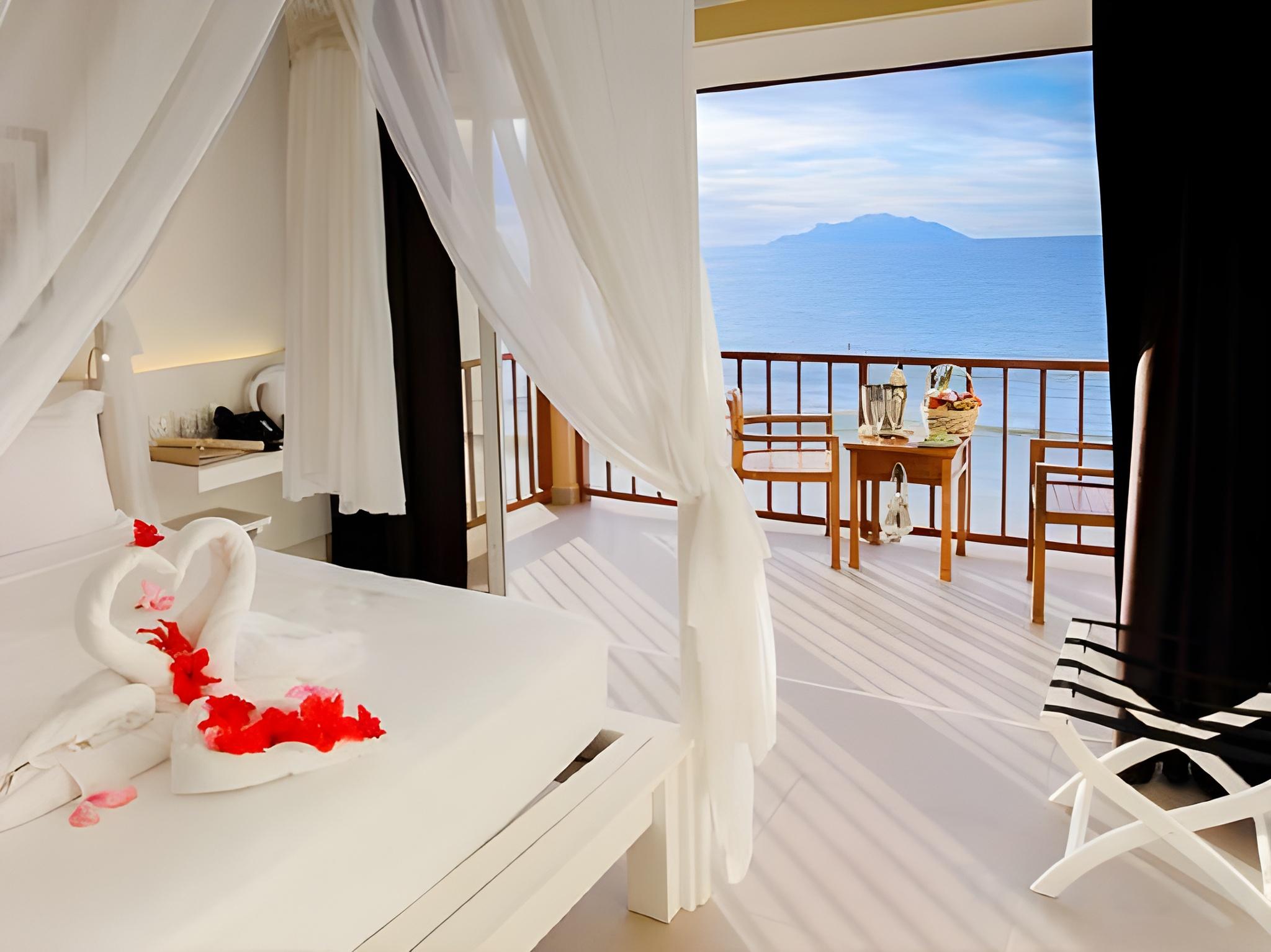 Honeymoon, Double Bed