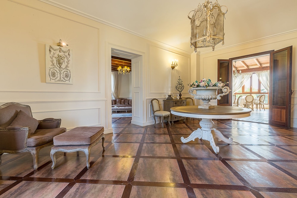 Villa Calandrino Hotel 40/65
