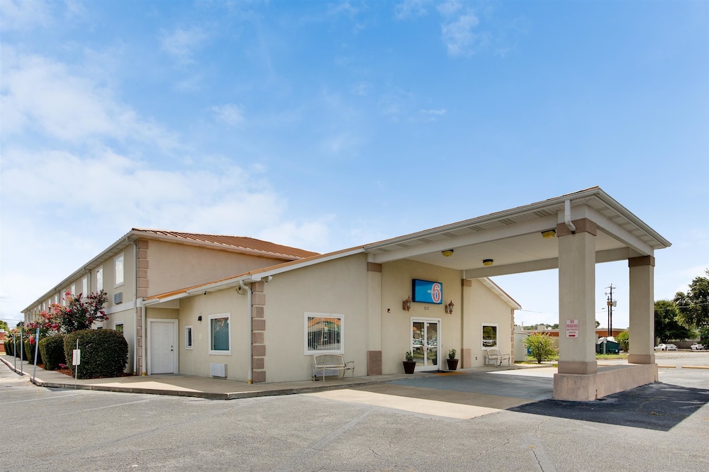 Motel6 Hinesville, GA