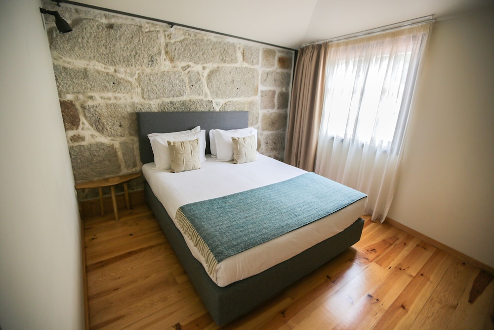 2 BEDROOMS, APARTMENT