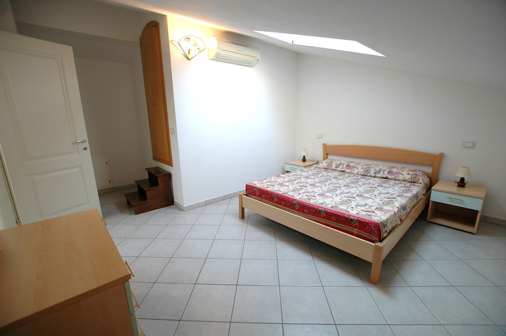 3 Bedrooms, Apartment, 2 Double and Twin Beds, Sofa