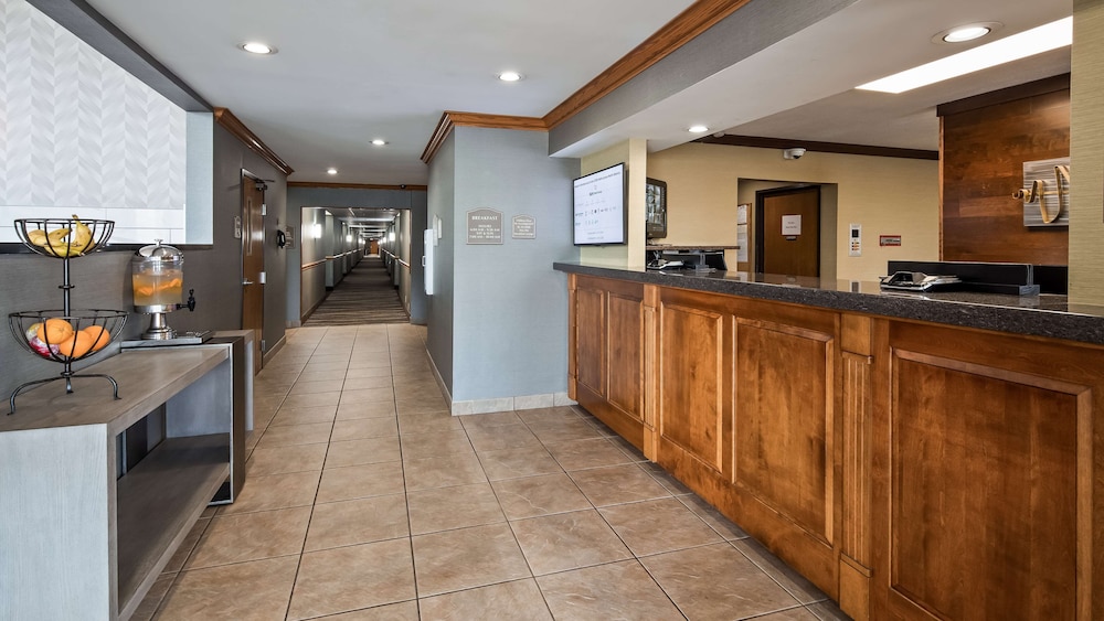 Best Western Plus North Canton Inn & Suites 8/62