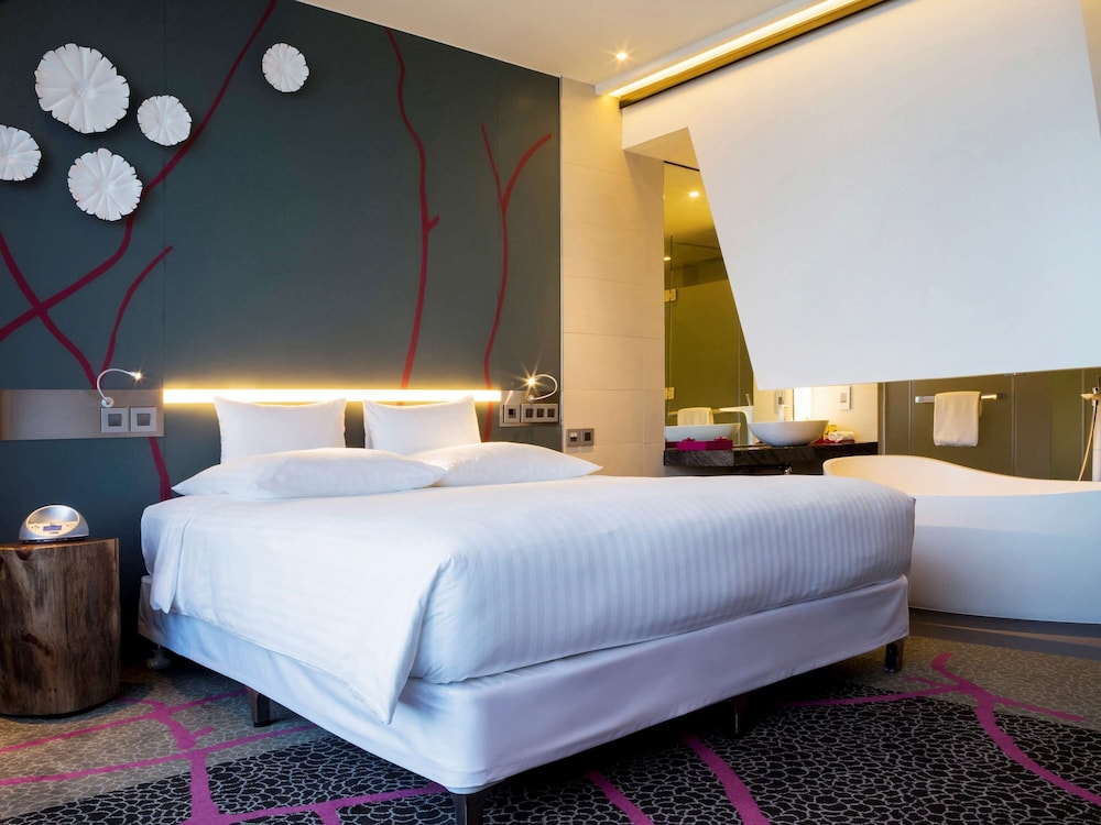 غرفة ديلوكس بسرير كينج، Pullman Saigon Centre 6/10