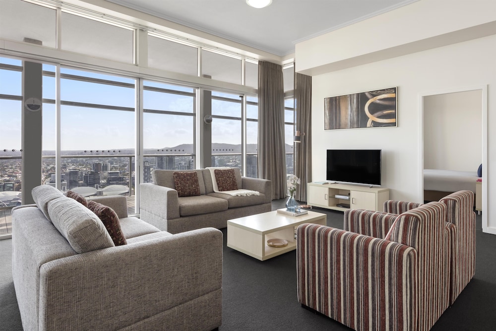 Oaks Brisbane Casino Tower Suites 28/50