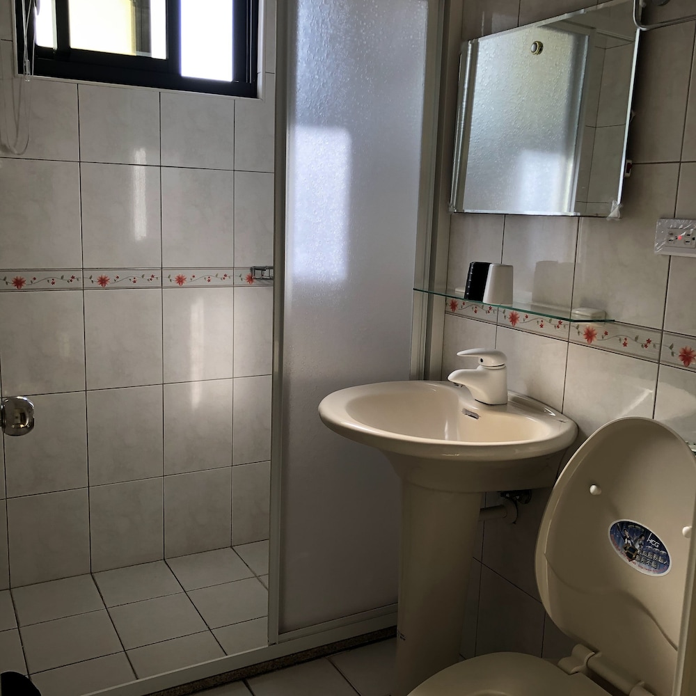 Frank's Hostel 48/50