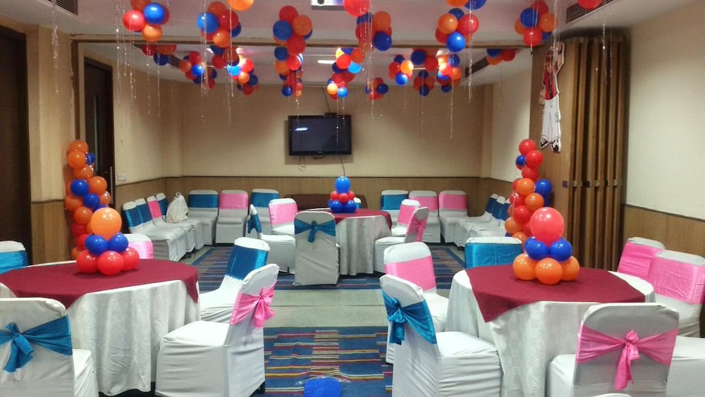Karon Hotel Lajpat Nagar 50/60