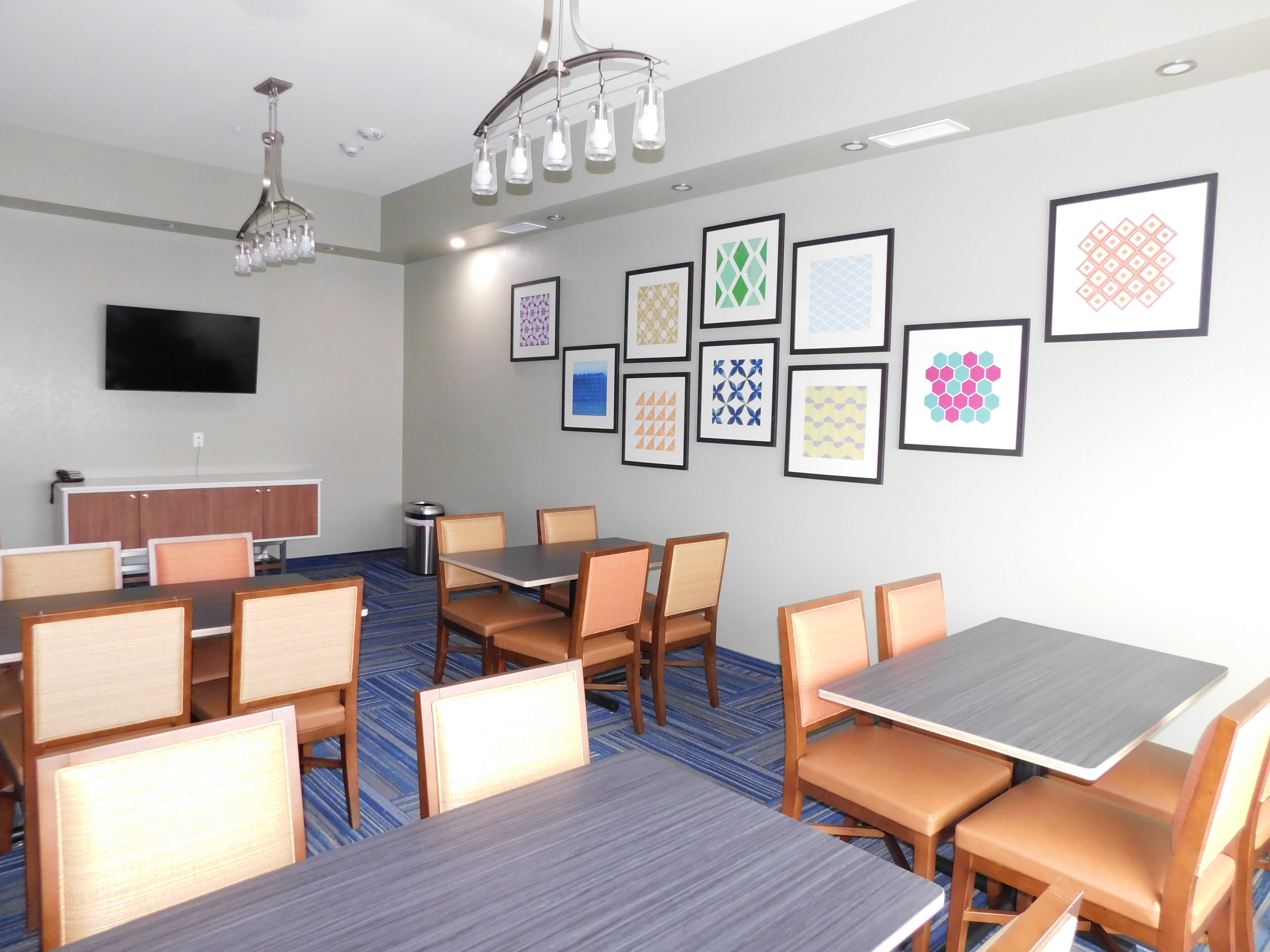 Holiday Inn Express and Suites Canon City 26/41