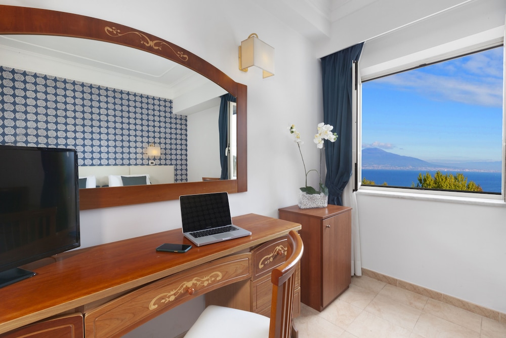 Atlantic Palace Sorrento - Adults Only 38/50