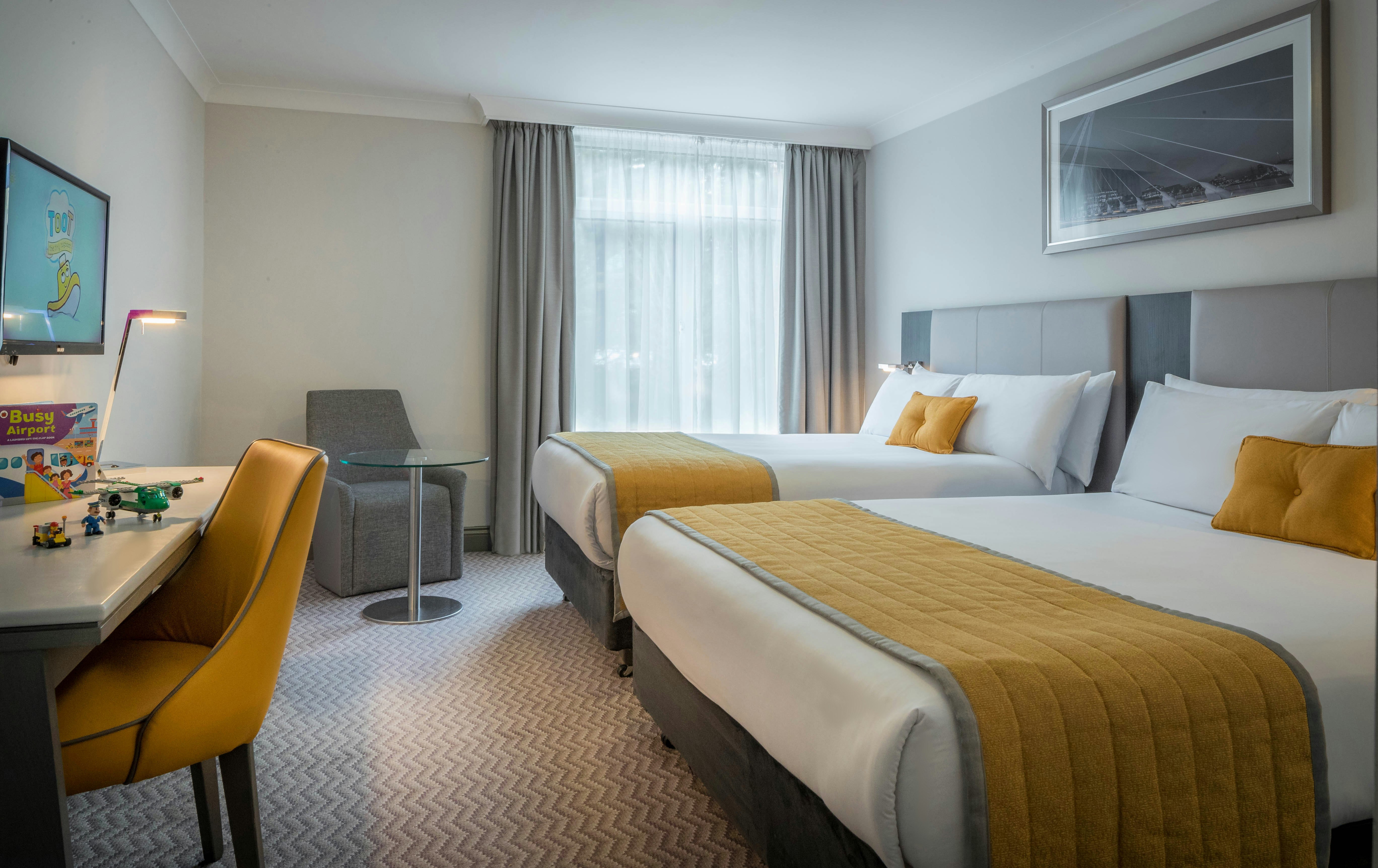ROOM, 2 DOUBLE BEDS