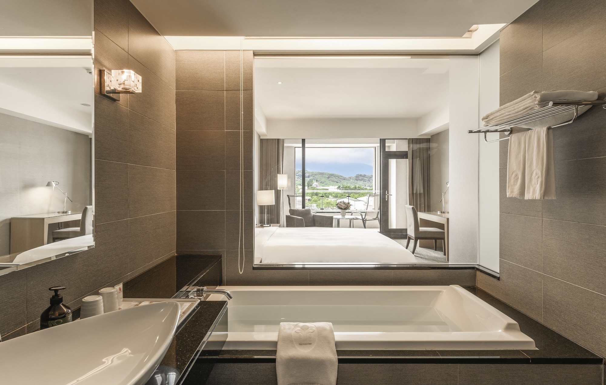 غرفة ديلوكس بسرير كينج، Lakeshore Hotel Hualien 8/10
