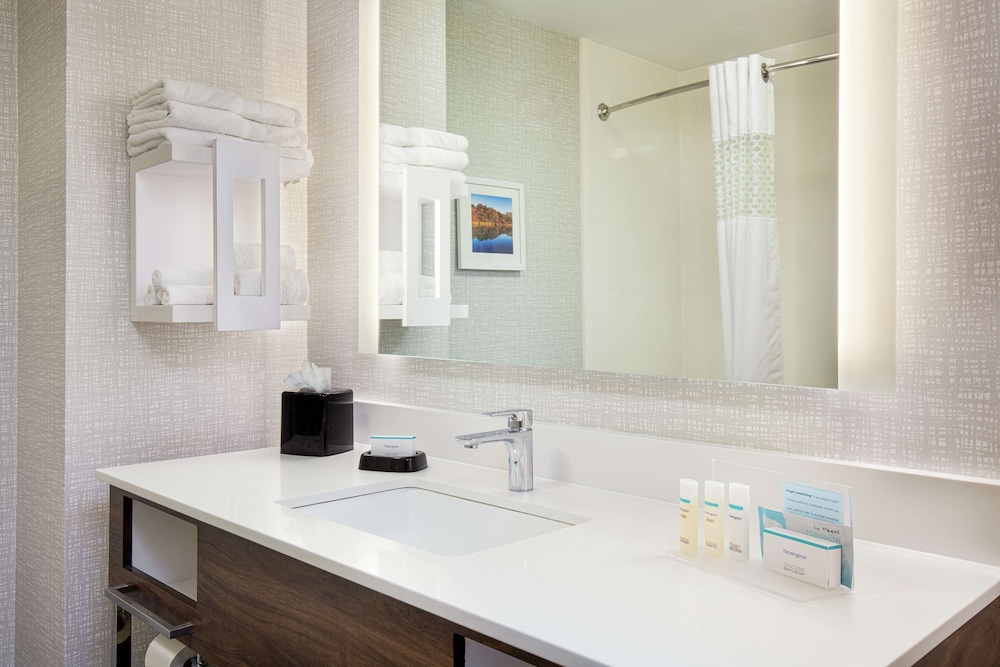 Hampton Inn Omaha Westlakeside 19/33