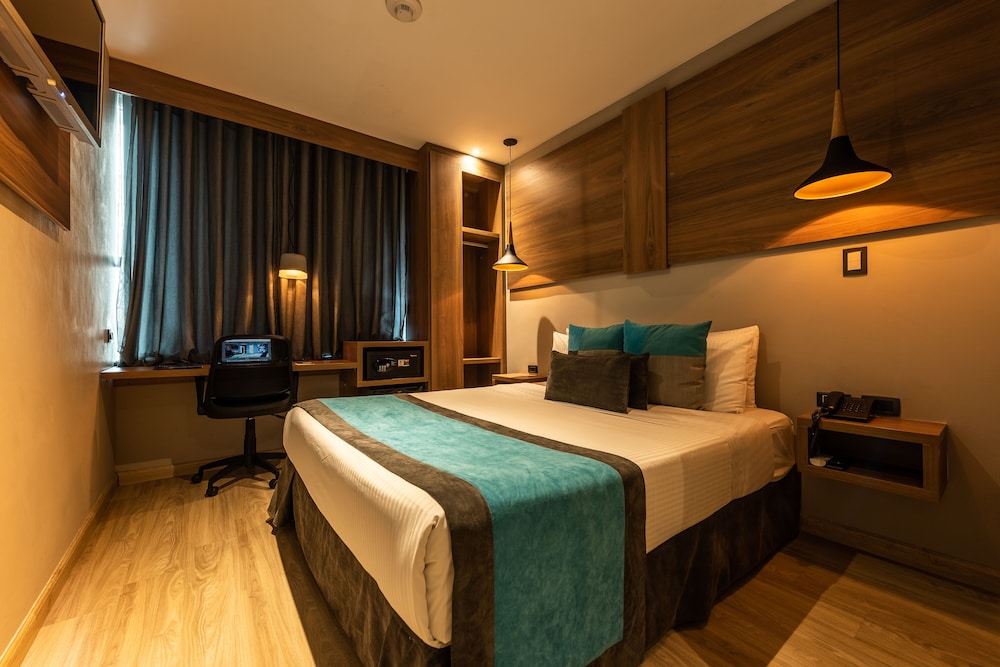 HOTEL BLUE CONCEPT 27/65
