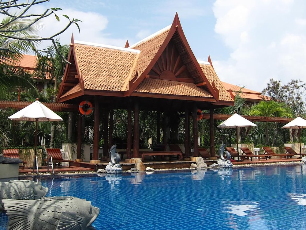 Mae Pim Resort Hotel 2/56