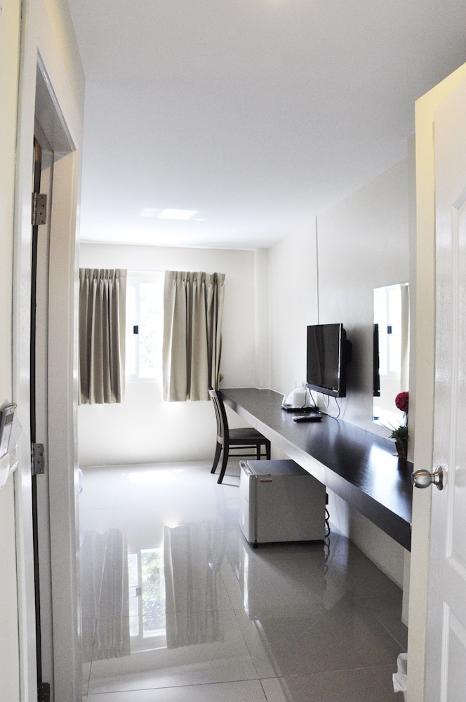 Pova Residence And Boutiques Resort 32/40