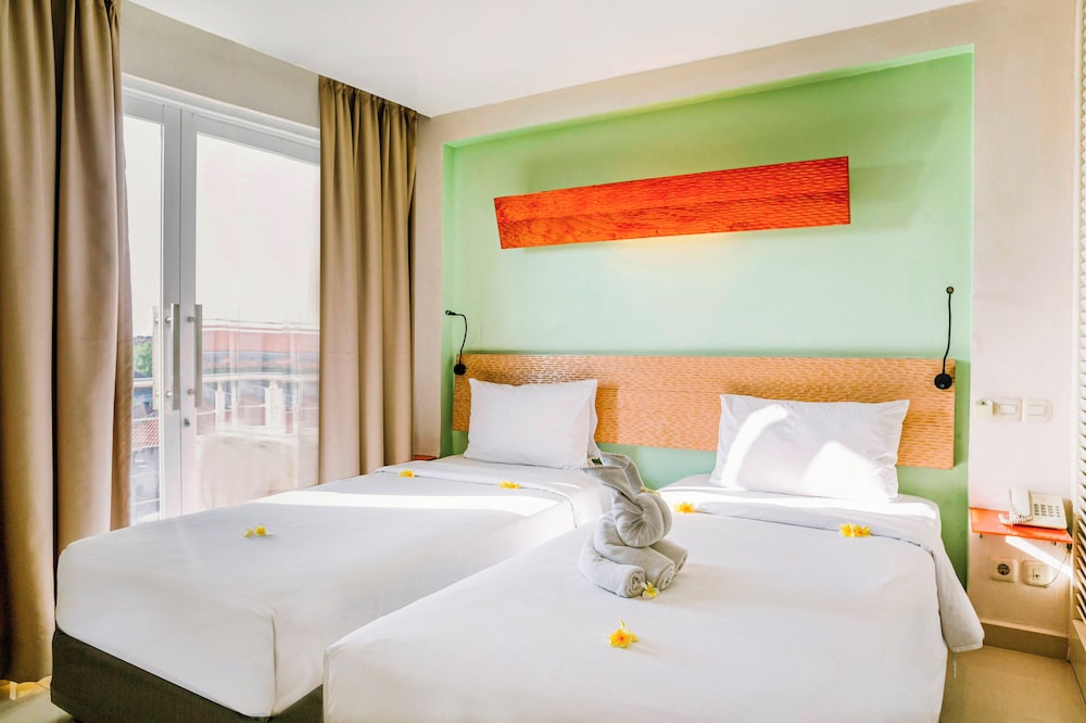 HARRIS Hotel & Residence Riverview Kuta - Bali 12/49