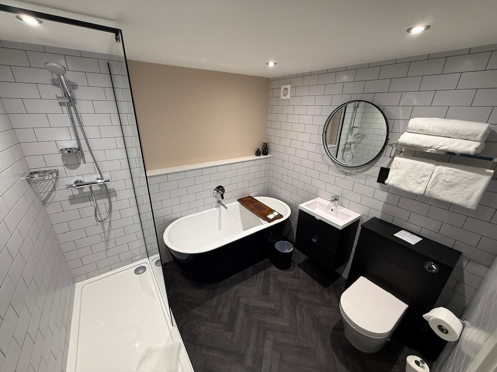 The Conningbrook Hotel 46/50