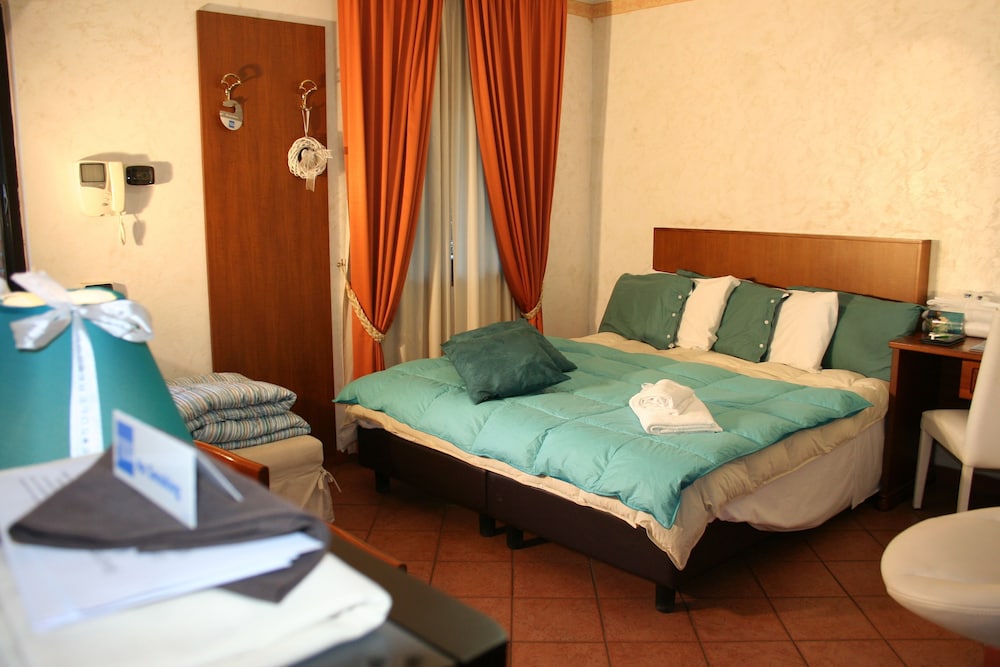 Euro House Inn Airport Hotel Residence 14/72