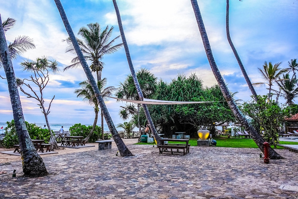 Insight Hotel Ahangama 68/74
