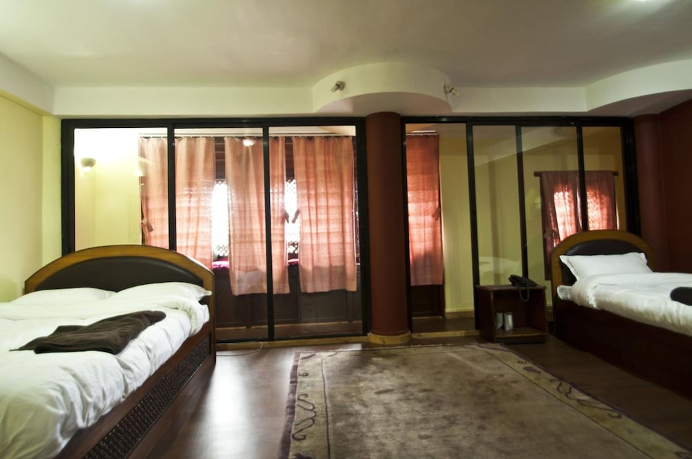 Siddhi Home & Restaurant 24/45
