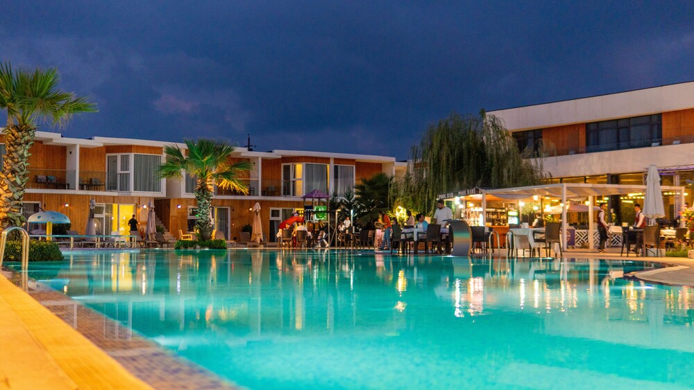 Riva Hill Resort 7/48