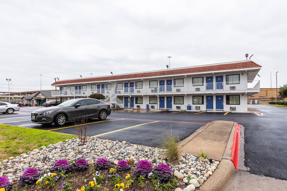 Motel6 North Richland Hills, TX in NORTH RICHLAND HILLS - TX