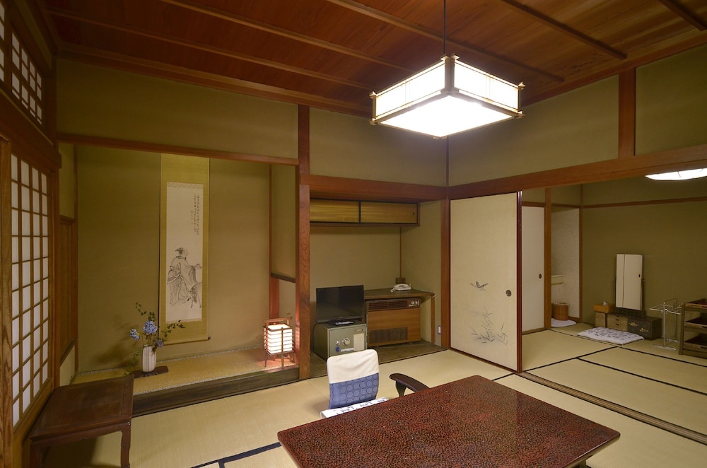 Yunoshimakan 32/50