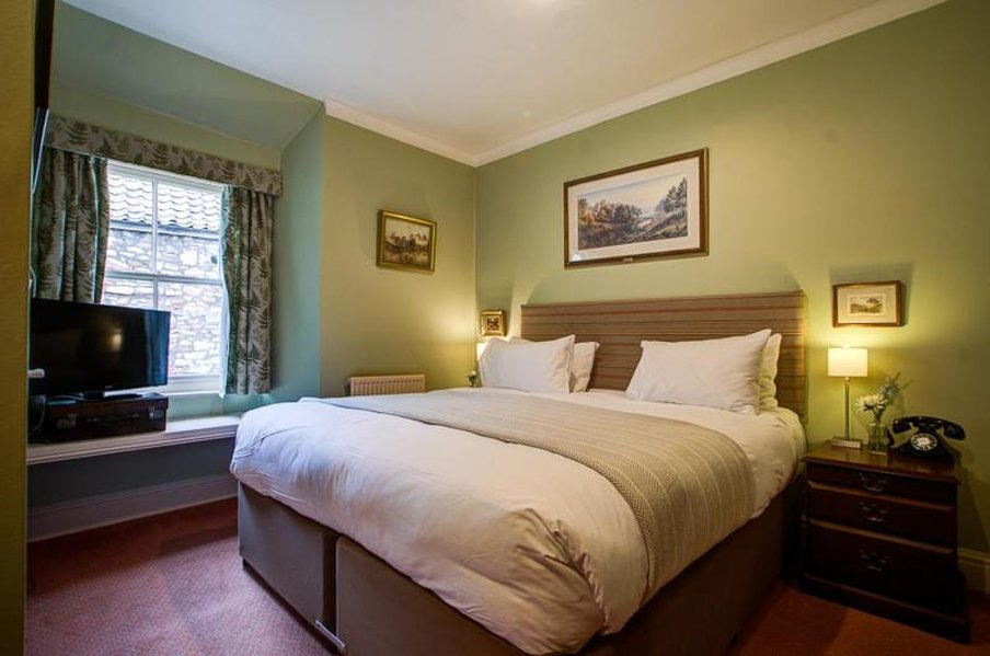 THE WHITE HART HOTEL 12/48