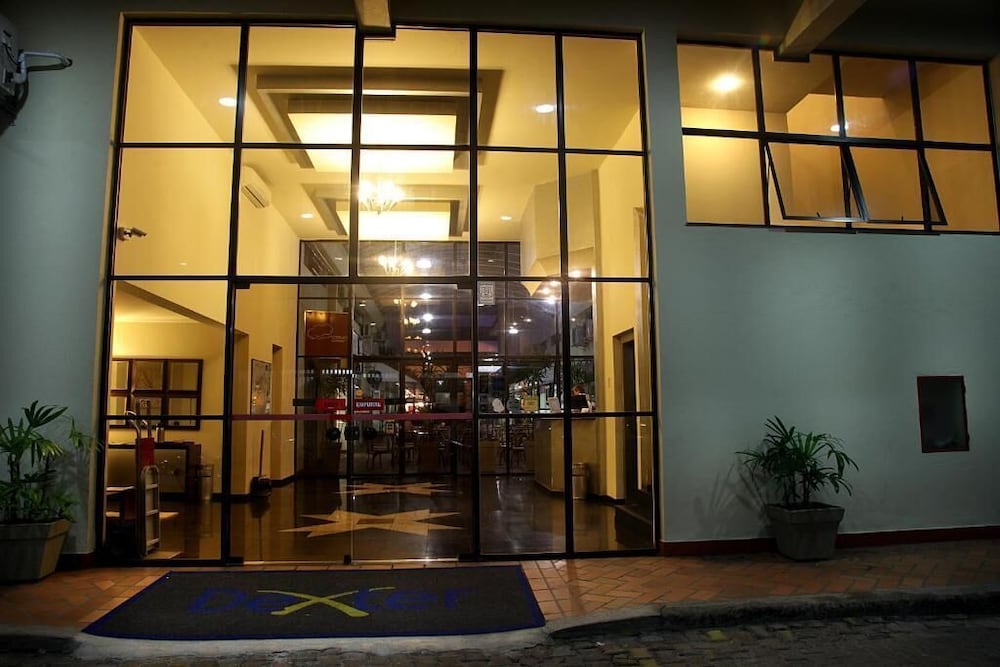 Dexter Hotel 5/54