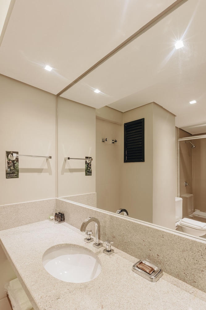 Mercure Curitiba Batel Hotel 47/47