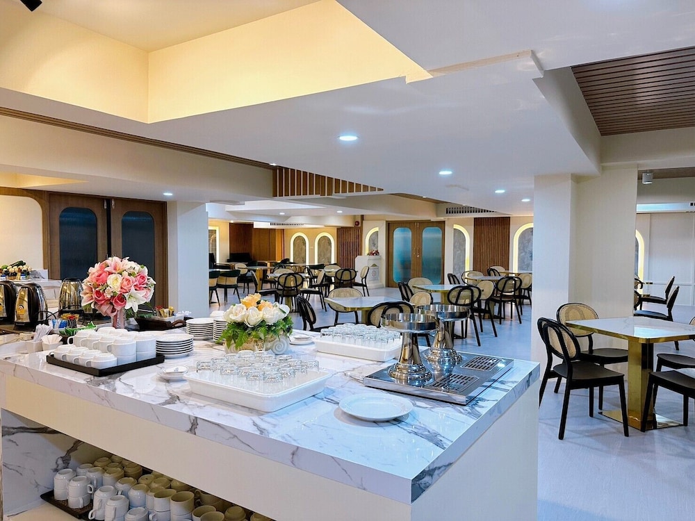 Miloft Sathorn Hotel 32/49