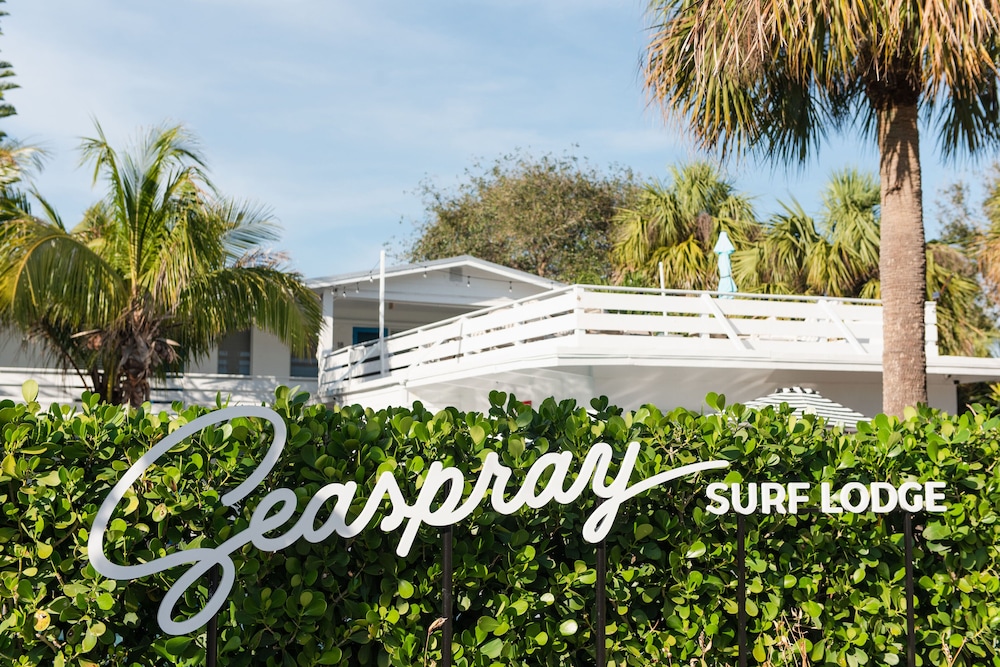 Seaspray Surf Lodge 53/56