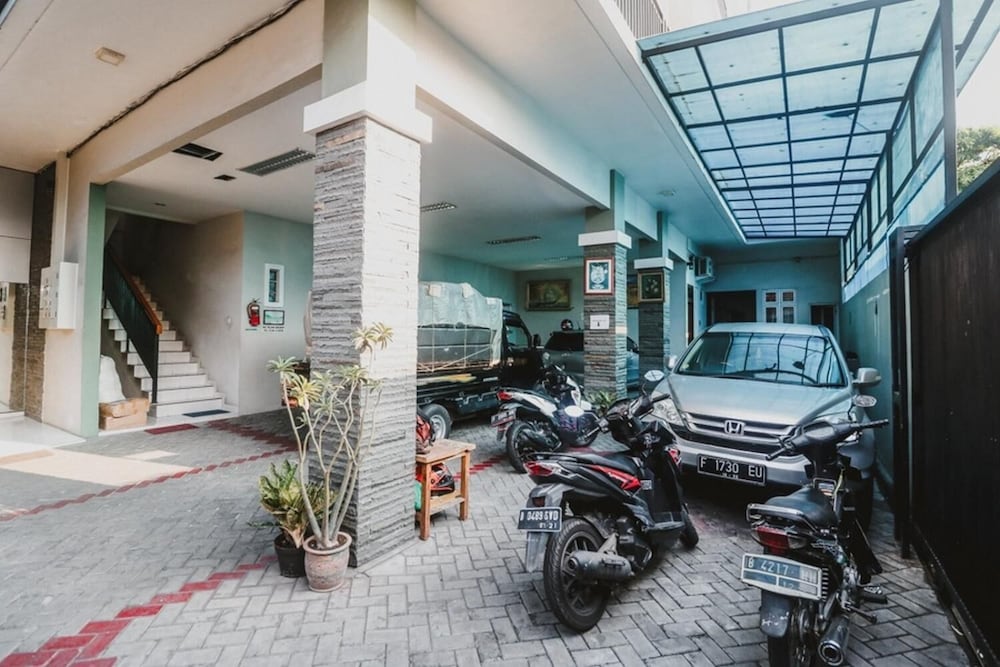 Reddoorz Plus Near Semanggi 26/30