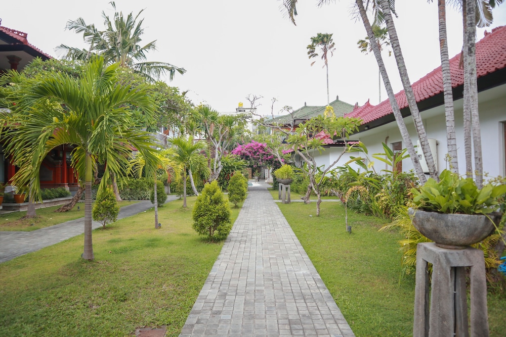 The Cakra Hotel 36/42