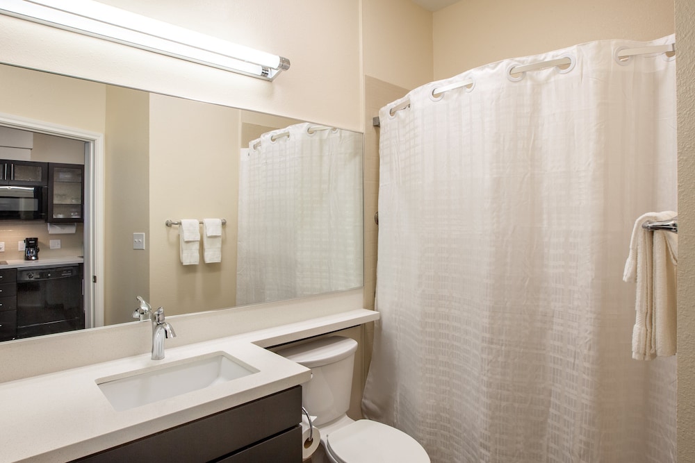 Candlewood Suites Houston - Pasadena 12/45