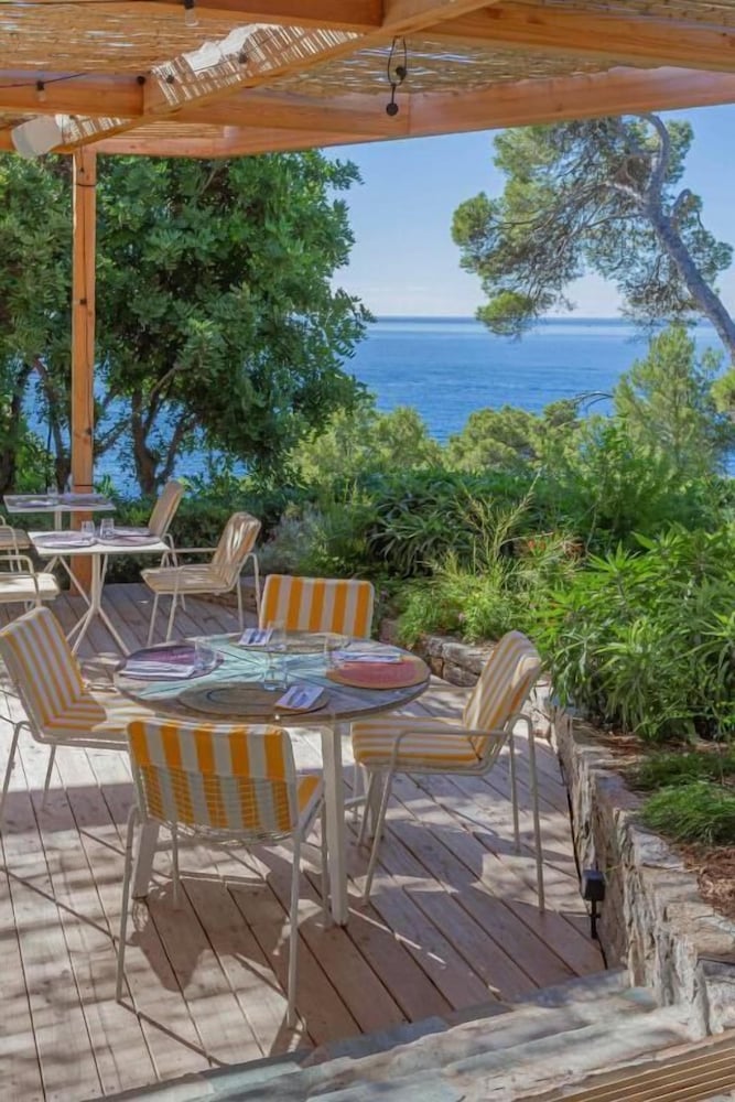 Hotel Le Provencal 45/54
