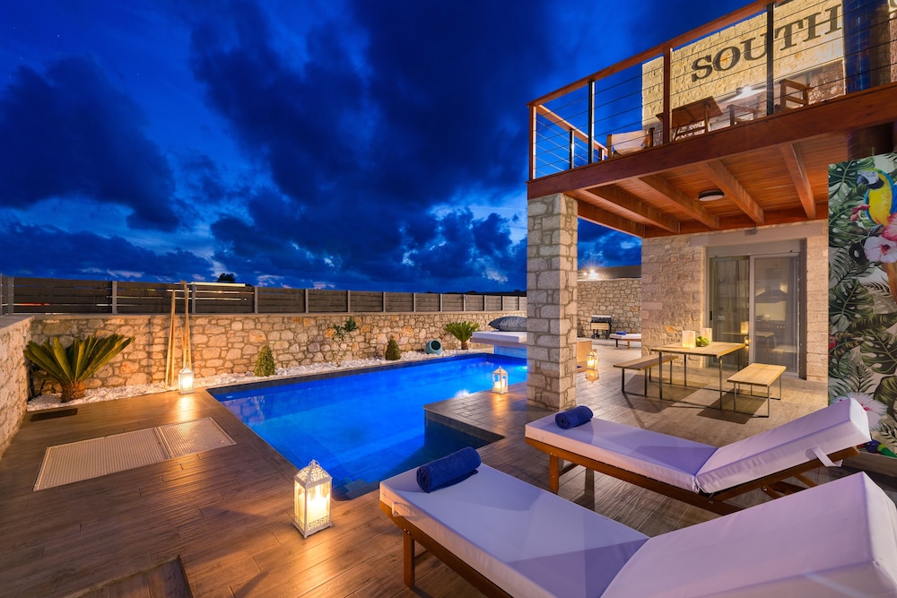 Southrock Villas 4/62