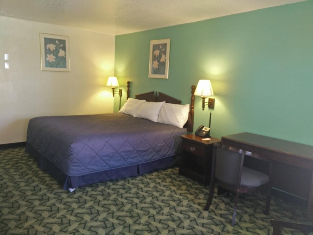 Knights Inn Mineral Wells 18/45