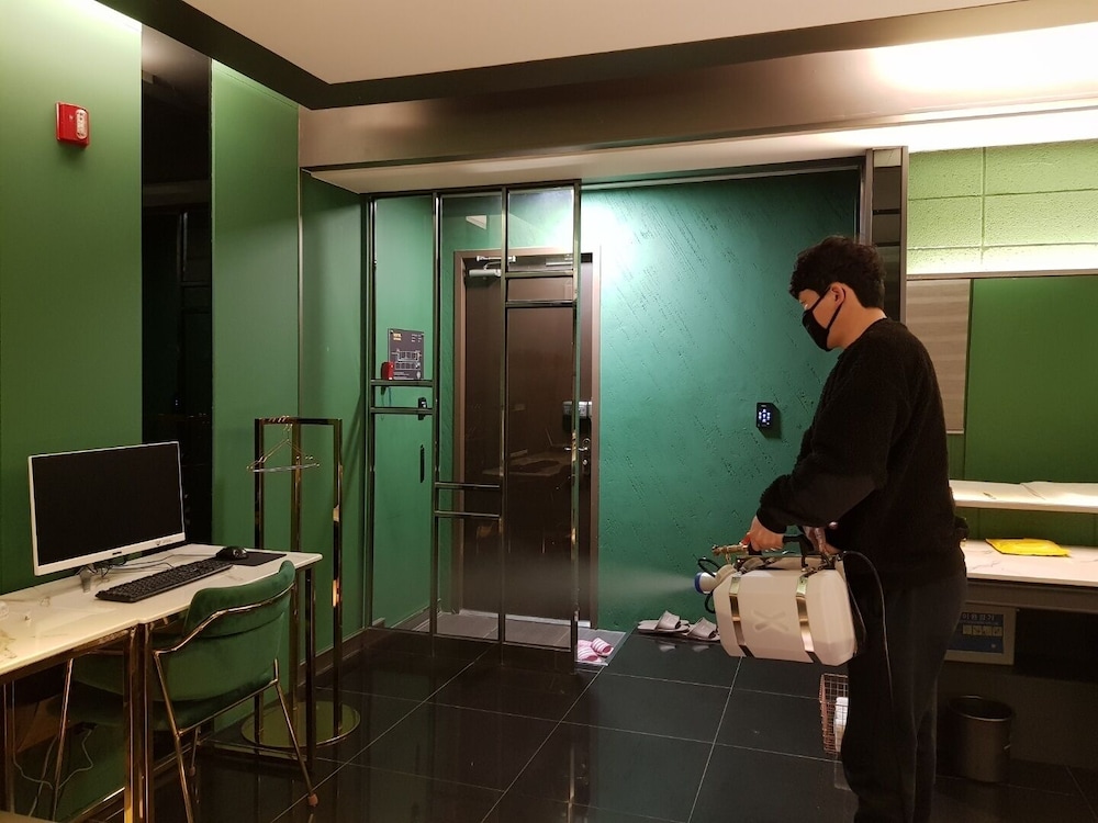 Piano Hotel 28/65