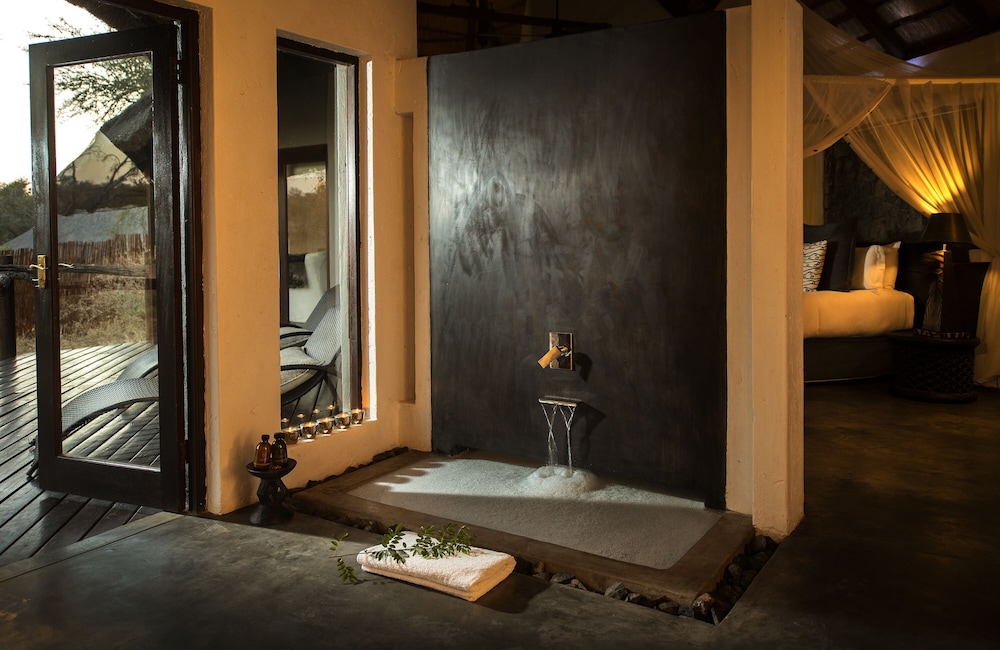Water, Suite, King Bed