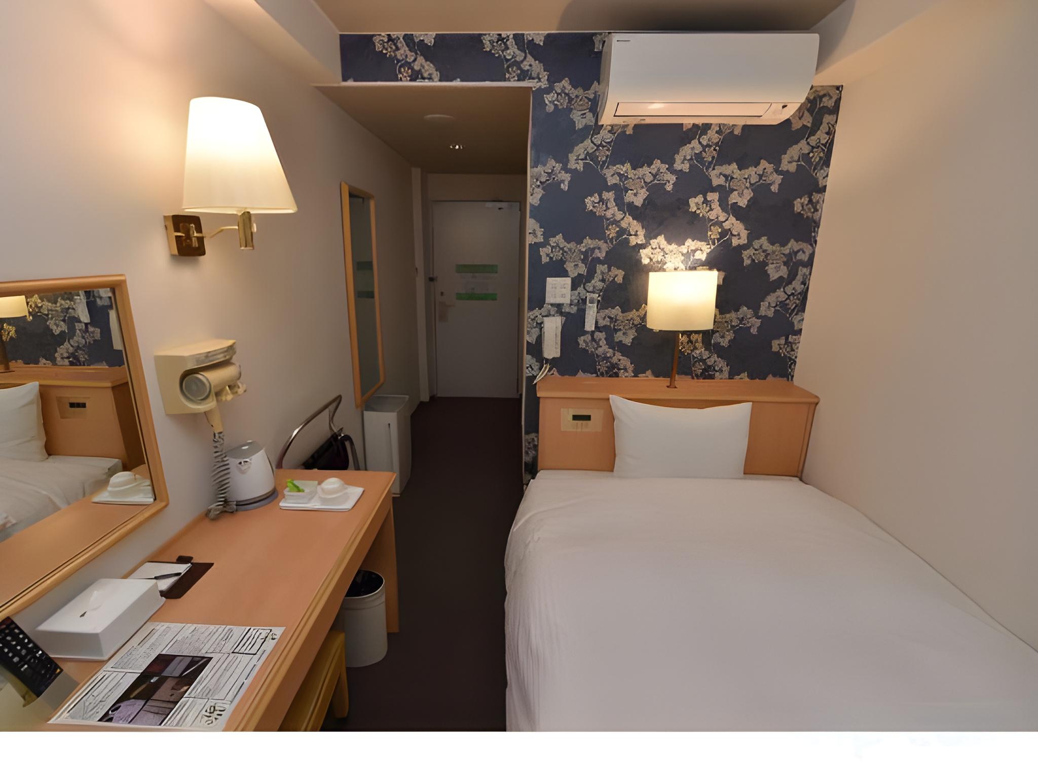 Semi Room, Economy, Single, Semi Double Bed