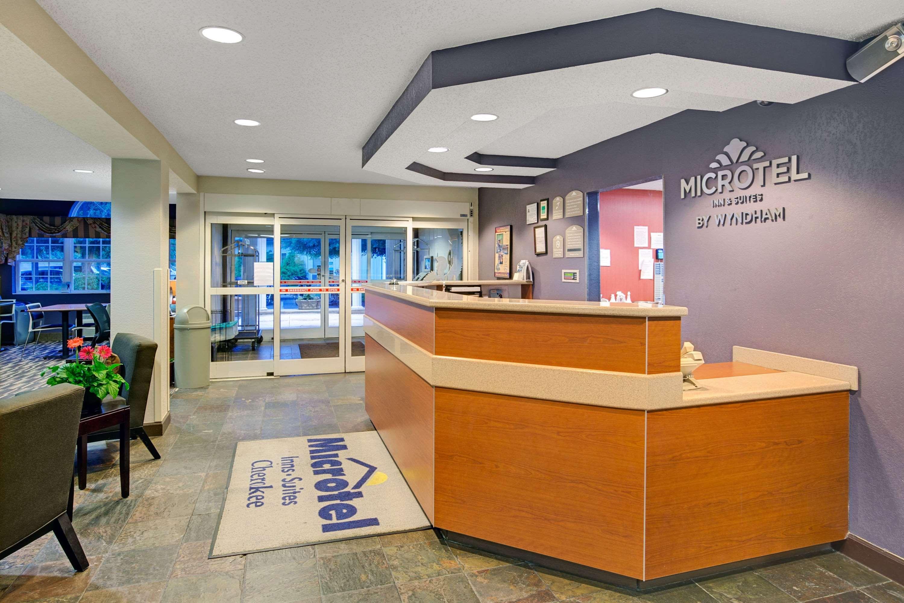 Microtel Inn & Suites by Wyndham Cherokee 6/26
