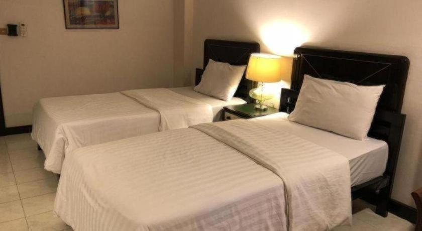 S.C. Heritage Hotel 31/43