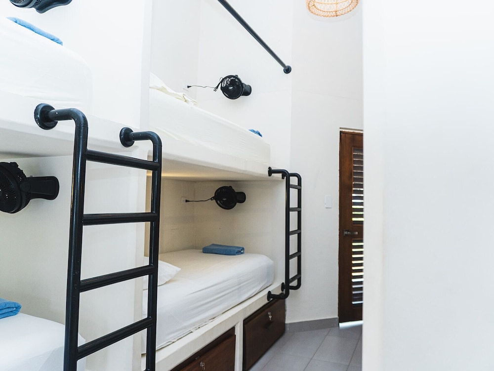HUKUMEIZI HOTEL 28/50